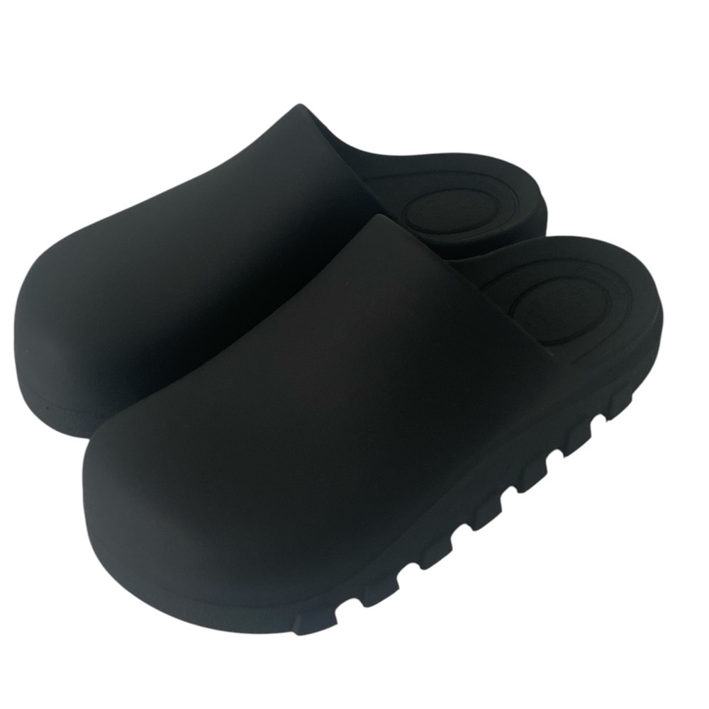 FREE PEOPLE MOVEMENT Black Halftime Slip-On Clogs Size: 35/36
